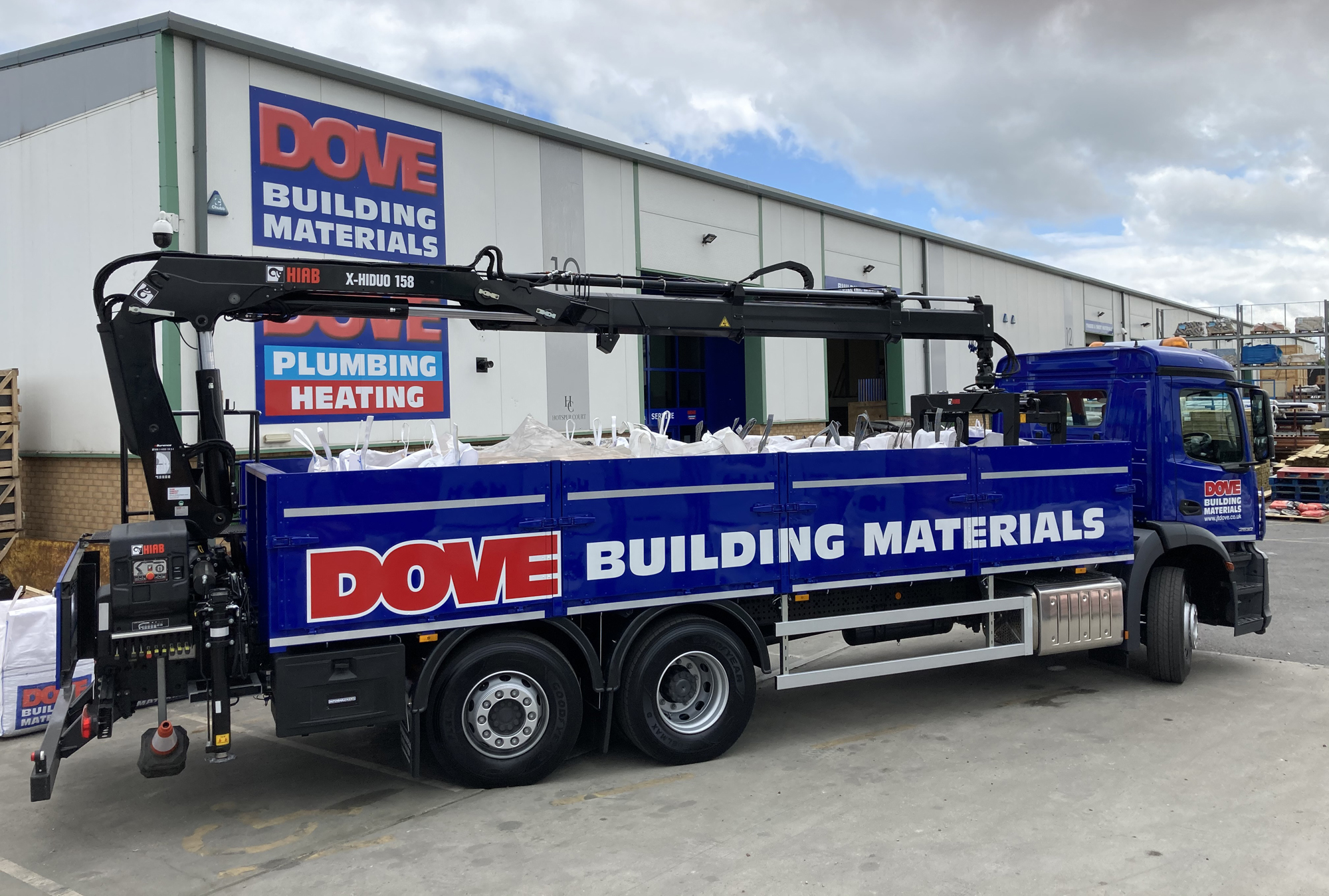hiab-uk-is-supporting-jt-doves-ongoing-modernization--fleet-expansion-programme.jpg